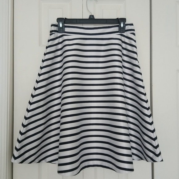 The limited striped skirt - Picture 1 of 6